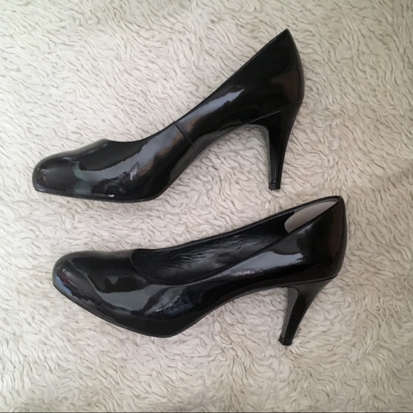 7.5 Tahari Patent Leather Black Pump High Heels - Picture 2 of 8